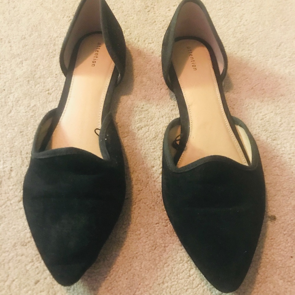 attention pointy toe black flat